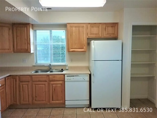 Building Photo - 1587 S 2000 W