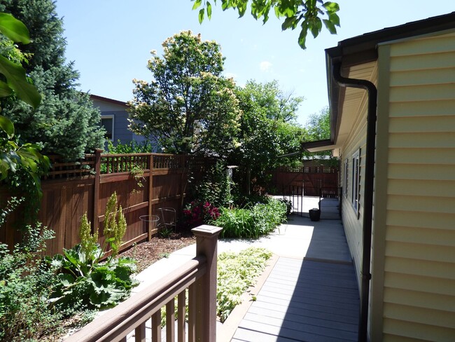 Building Photo - Great Home in a Quiet Neighborhood