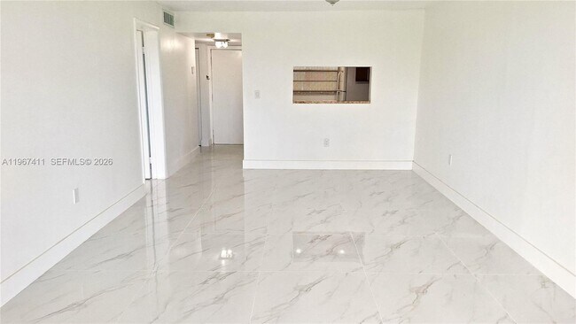 Building Photo - 10875 SW 112th Ave