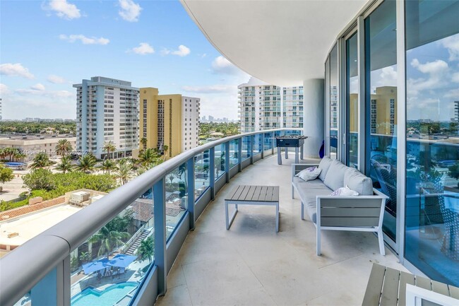Building Photo - 5959 Collins Ave