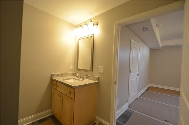 Building Photo - 112 Jade Ln