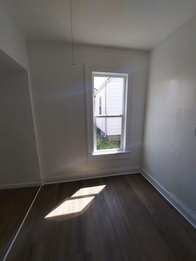 Building Photo - Charming Tacoma Home on a Peaceful Corner Lot!