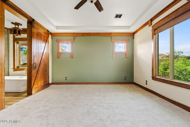 Building Photo - 3123 E Cat Balue Dr