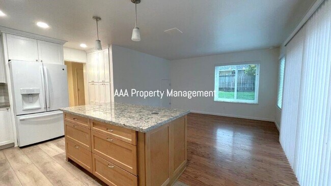 Building Photo - Concord The Crossings Beautiful 3 bedroom 2.5 bath, remodeled kitchen, 2 car garage