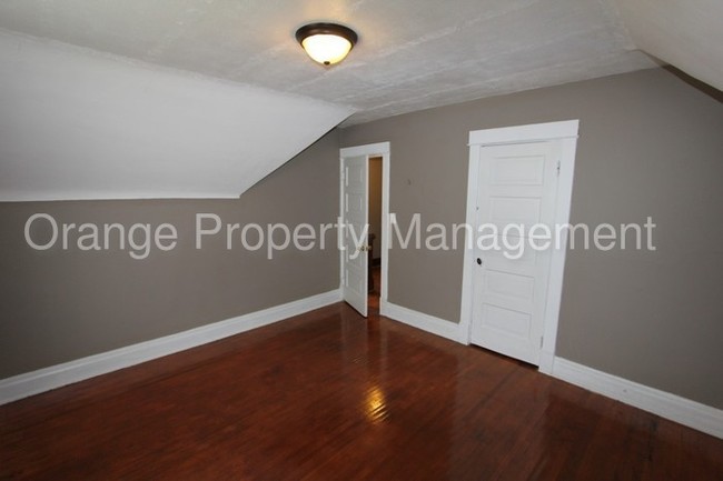 Building Photo - GIFFORD PARK-1/2 OFF 1ST MONTHS RENT!