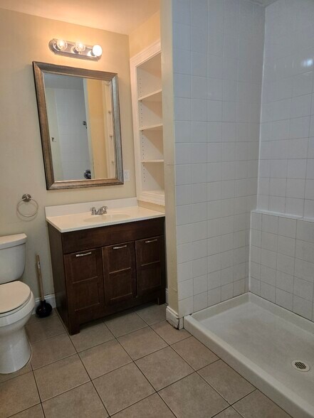 Building Photo - 385 Palisade Ave