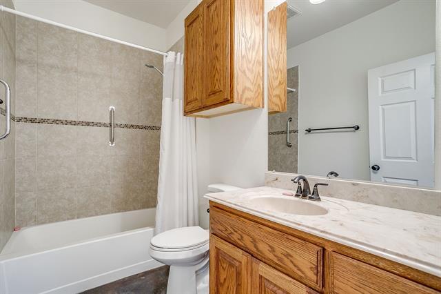 Building Photo - 723 Hometown Vlg Ct