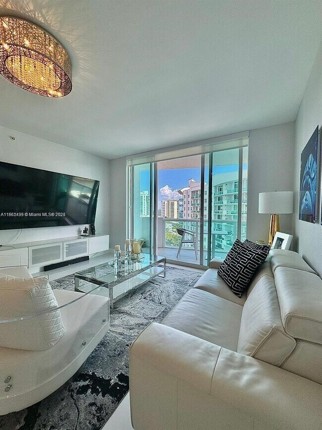 Building Photo - 7900 Harbor Island Dr