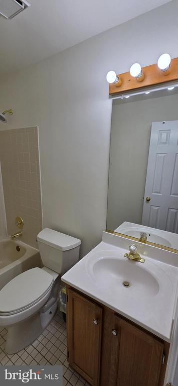 Building Photo - 7005 Birkenhead Pl