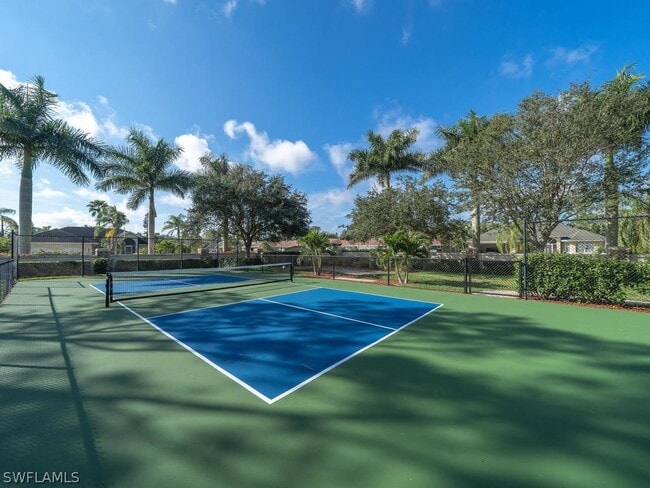 Building Photo - 25080 Divot Dr