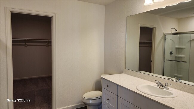 Building Photo - 27215 Blue Pool Dr
