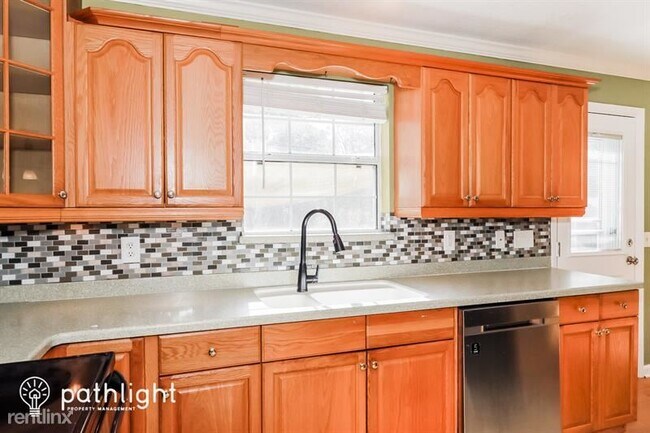 Building Photo - 3 br, 1 bath House - 7120 Sans Souci Rd UNIT