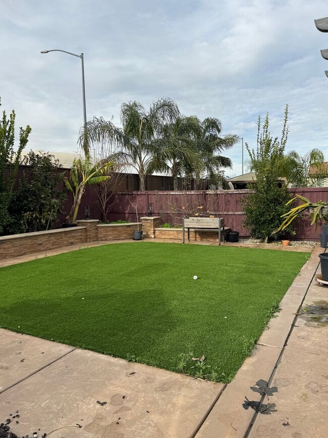 Building Photo - A Great House to Call Home!