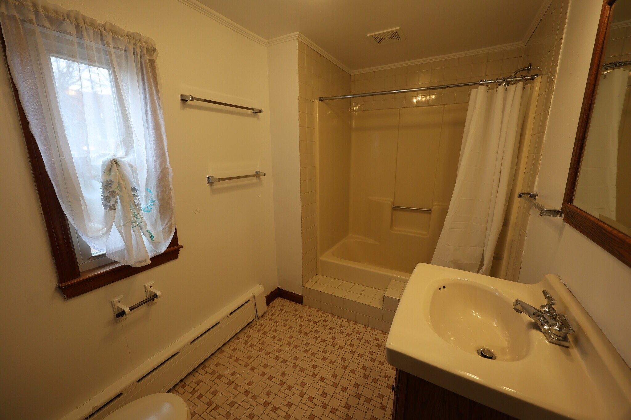 Building Photo - 31 June St