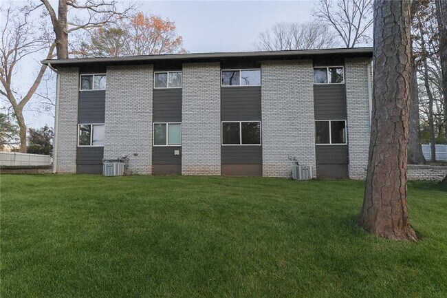 Building Photo - 1277 Goodwin Rd NE