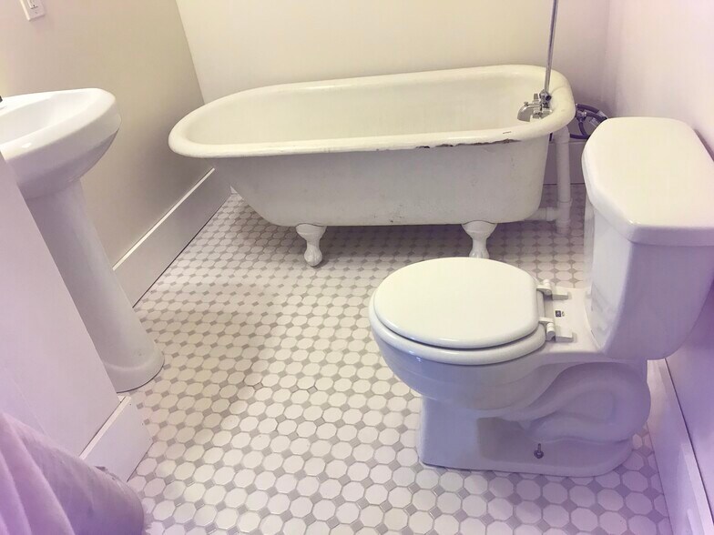 Building Photo - 821 N 8th St