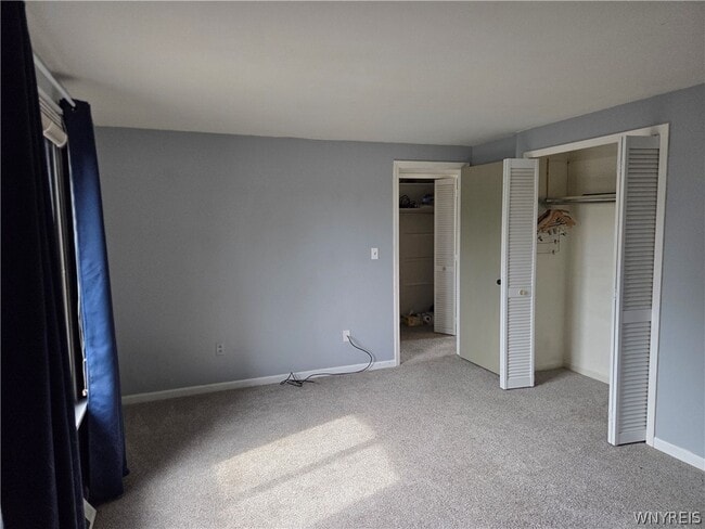 Building Photo - 55 Greenwich Dr