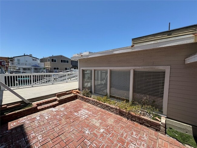 Building Photo - 16767 Bayview Dr