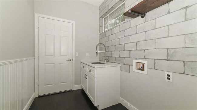 Building Photo - 7452 Sea Island Ln
