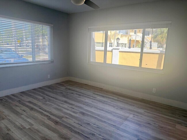 Building Photo - 2230 NE 56th Pl