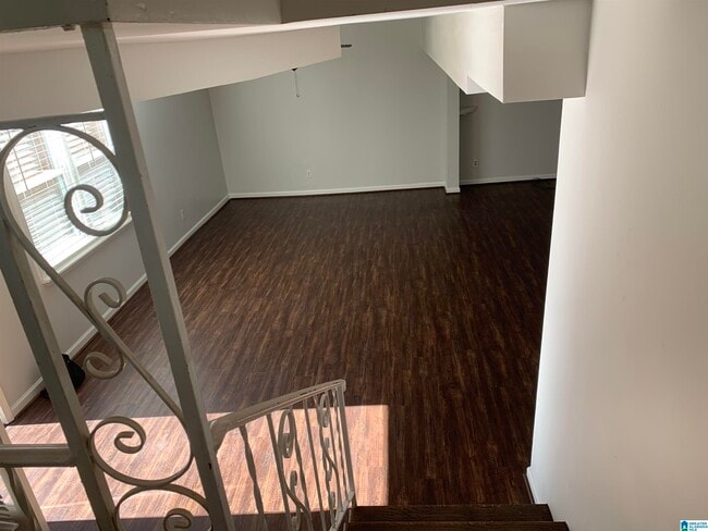 Building Photo - 1624 Lakewood Dr