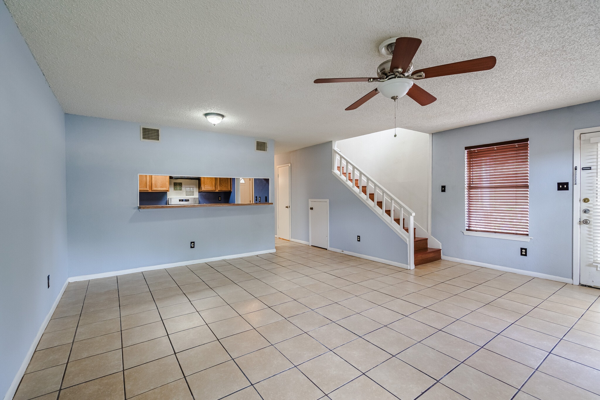 Building Photo - Room in Condo on Beauregard Cir