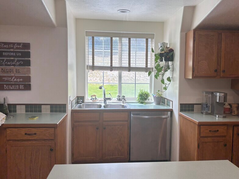 Building Photo - 10303 N Stoneman Bluff Ln