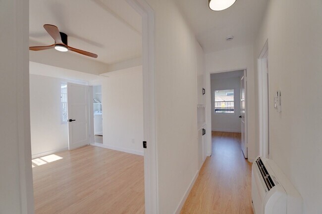 Building Photo - 1344 Diamond St