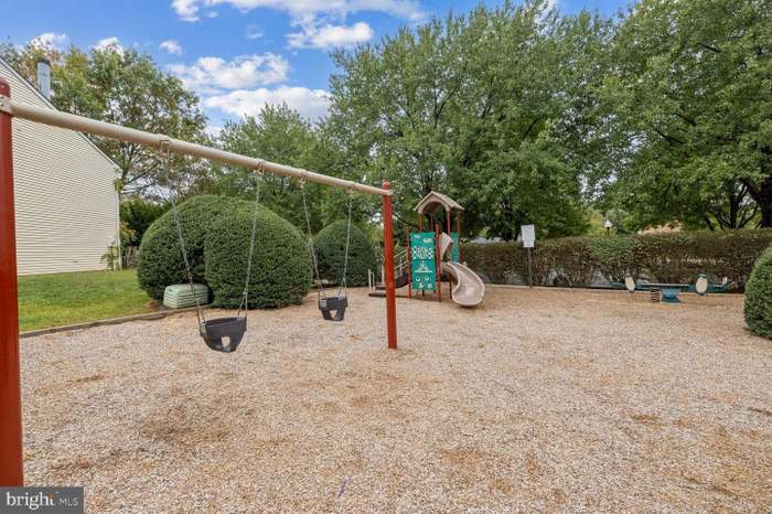 Building Photo - 301 Palmspring Dr