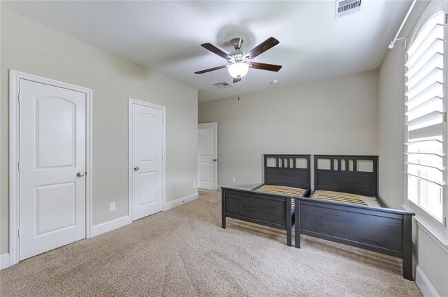 Building Photo - 2827 Winthrop Mdw Wy