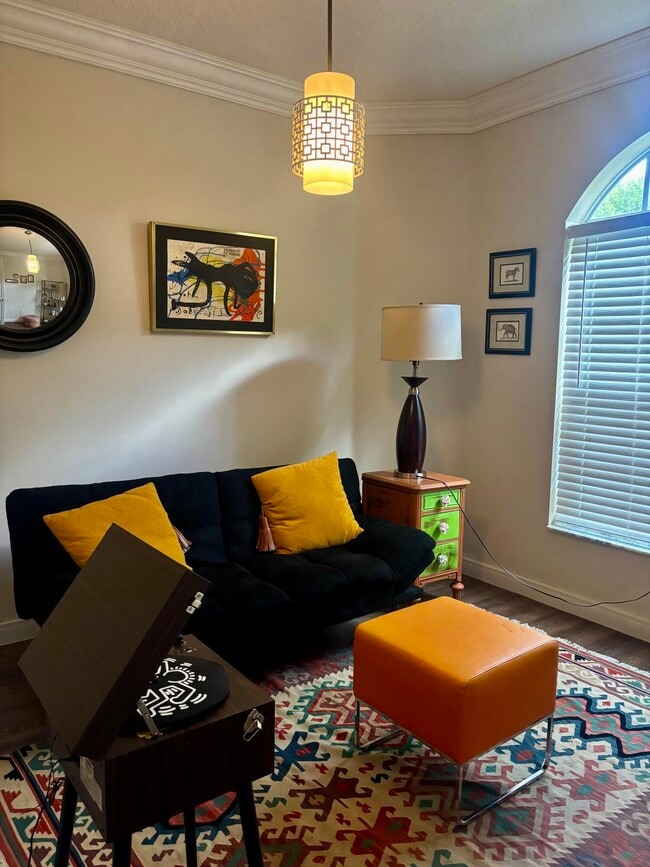 Building Photo - 2333 Waburton Terrace