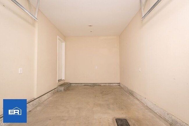 Building Photo - 3 Bed Home in Los Angeles CA for Rent 90033 Garage Available