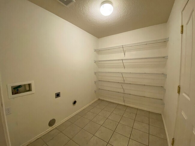 Building Photo - 3011 Woodbridge St