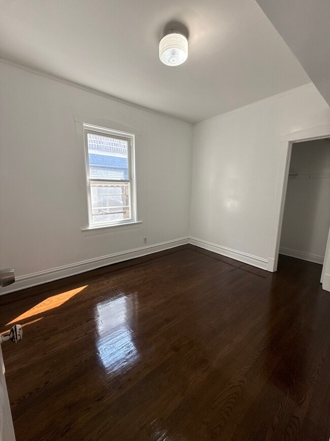 Building Photo - 5092 W Monroe St