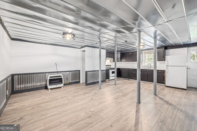 Building Photo - 4041 Fincher Dr