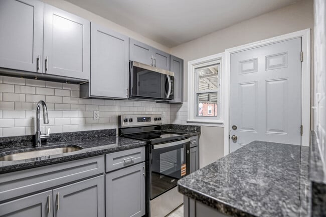 Building Photo - 8413 Kavanagh Rd