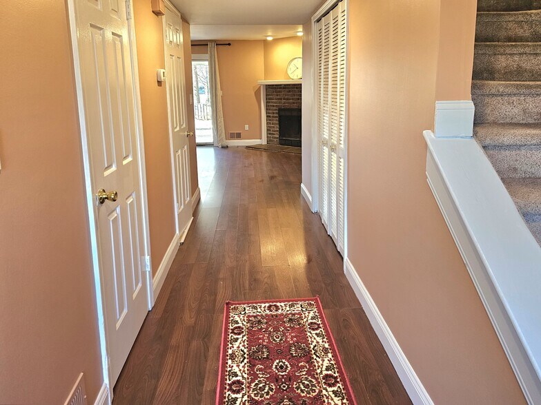 Building Photo - 37 Anderson Ct