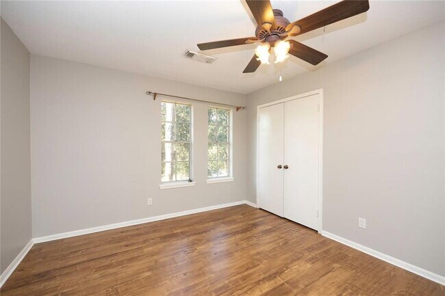 Building Photo - 8323 Forest Ridge Rd