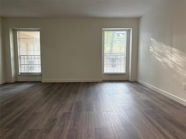 Building Photo - 11913 Rennalee Loop