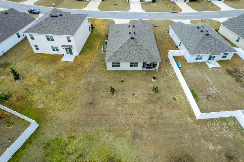 Building Photo - 49 Hickory Course Ln