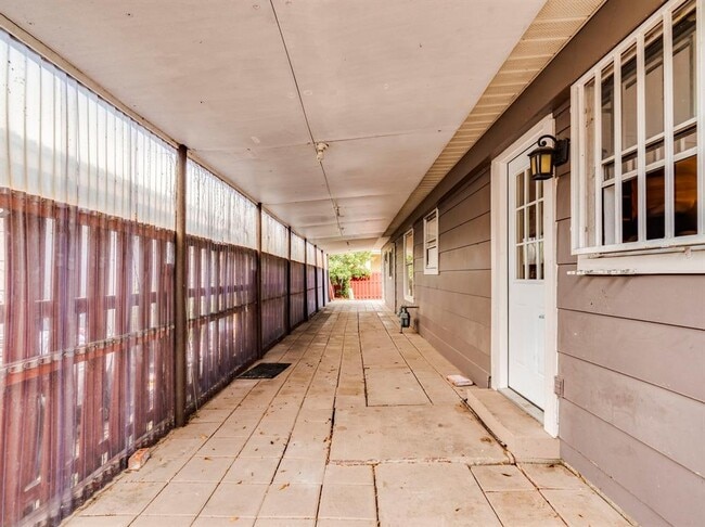 Building Photo - 5628 Pinon Vista Dr