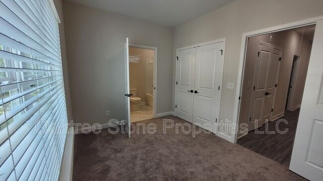 Building Photo - 2585 Ocean Dr NW