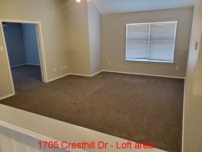 Building Photo - 1705 Cresthill Dr