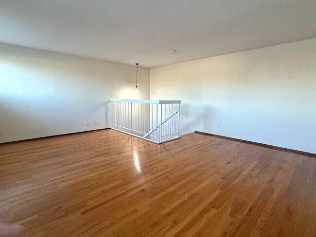 Building Photo - 976 De Soto Ln