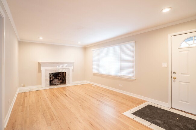 Building Photo - 1392 W 52nd Pl