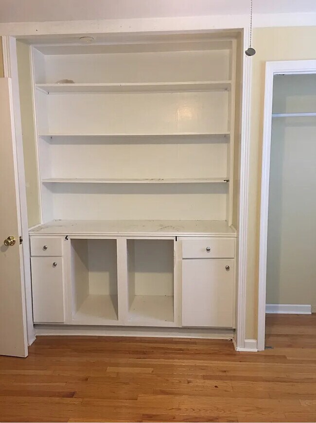 Building Photo - 2 Bedroom 2 Bathroom