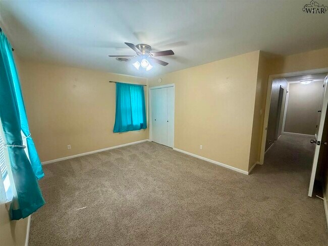 Building Photo - 2824 Barrywood Dr