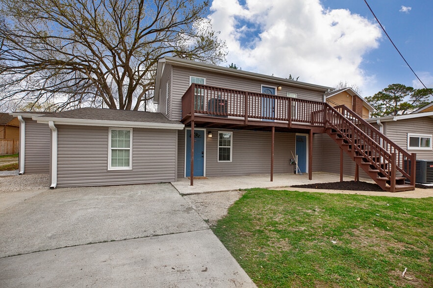 Building Photo - 505 Ward Ave NE