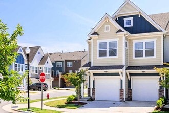 Building Photo - 628 Metro Sta