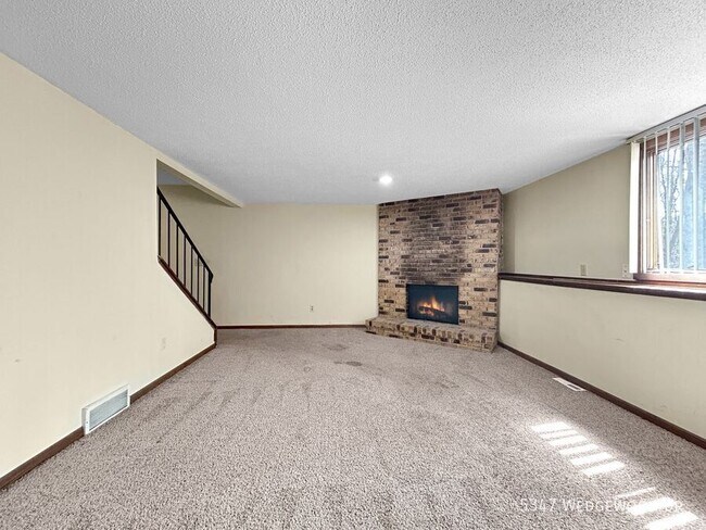 Building Photo - 5347 Wedgewood Dr